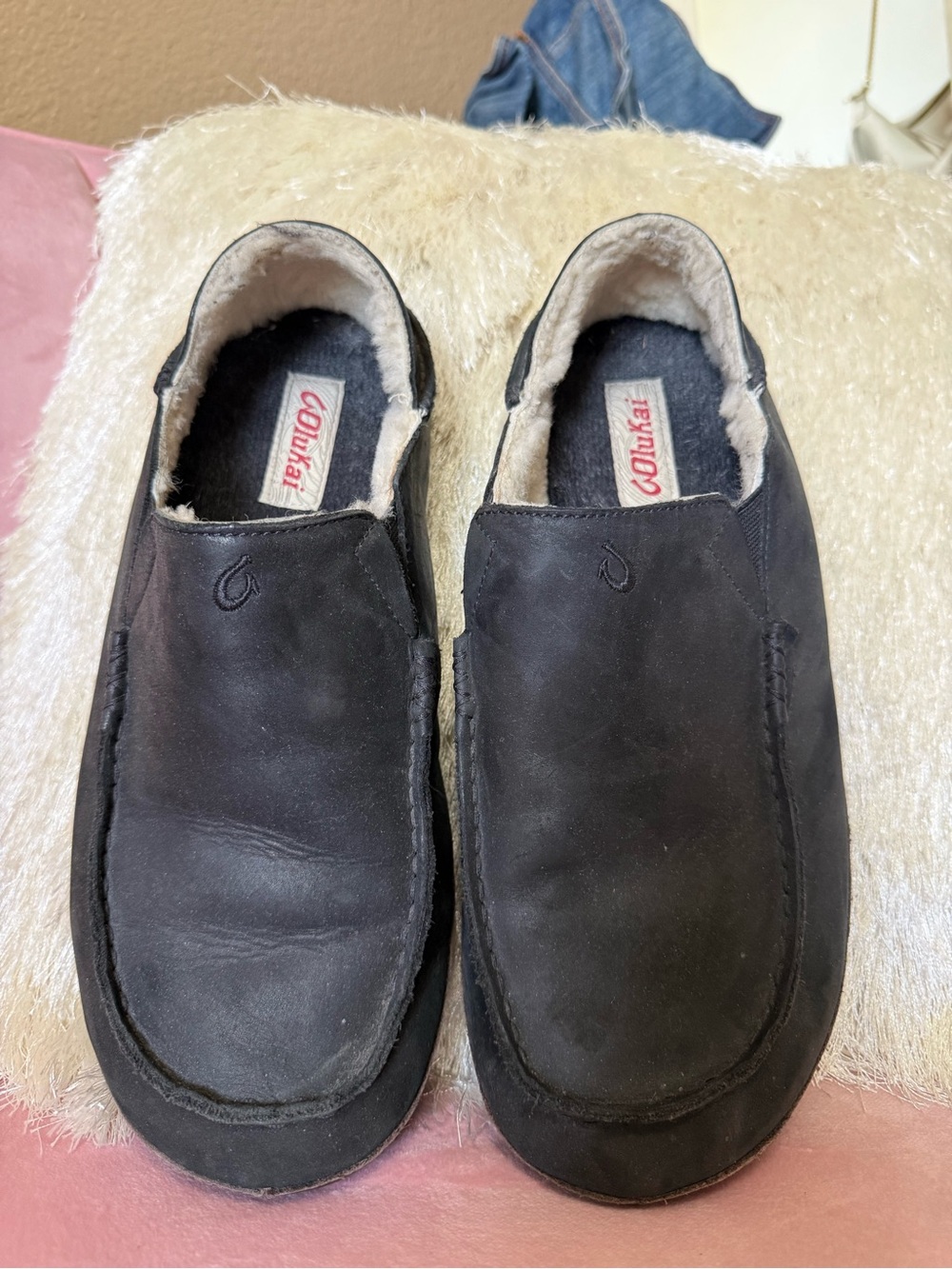 Men’s OLUKAI Sherpa Lined Slippers. Size 11